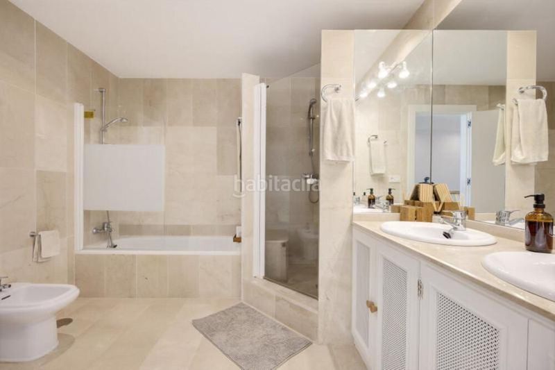 Foto 30aa43b5-3d8c-4d9a-8618-8191b71d8710. Casa adossada amb aparcament a La Quinta Benahavís