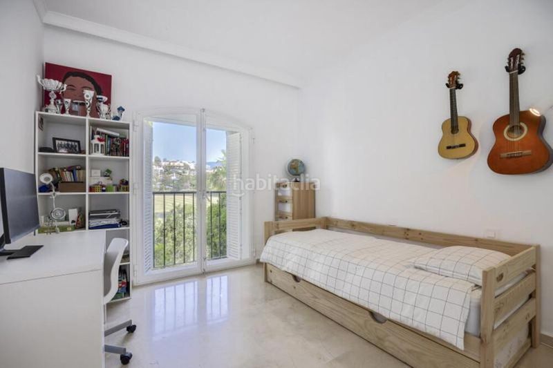 Foto 4eef3902-6848-4381-8a20-53d211910a2c. Casa adossada amb aparcament a La Quinta Benahavís