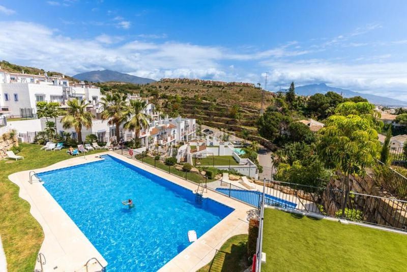 Foto 081c9d2a-025c-4c37-b138-a4af994c09e5. Planta baixa amb aparcament piscina a El Paraíso Benahavís