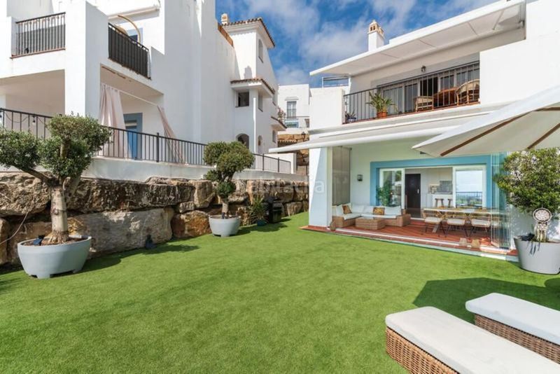 Foto f3035b61-22bc-423b-b2e7-c8c533ad8b64. Planta baixa amb aparcament piscina a El Paraíso Benahavís
