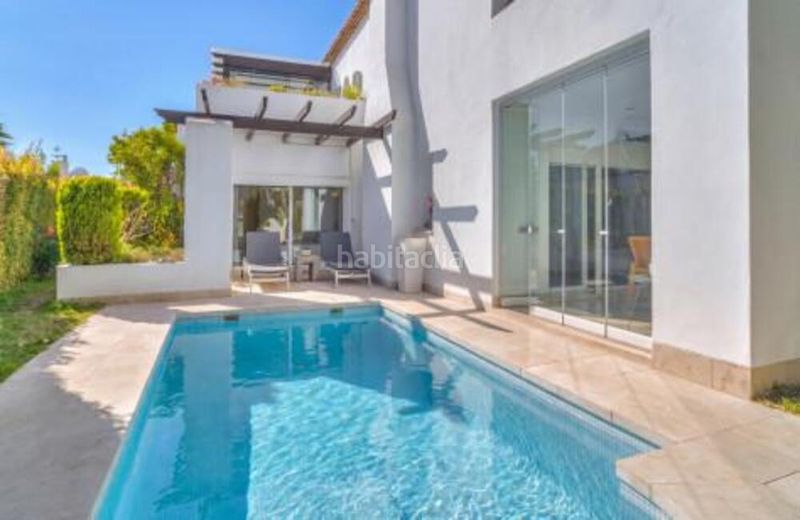 Foto e442c851-0ccf-4ad7-89cf-cfedd6d33f62. Lloguer casa amb aparcament piscina a Puente Romano Marbella