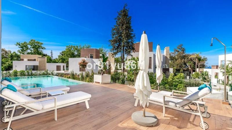 Foto 31a90904-e4d7-470e-9604-f1f22980bfdc. Maison avec parking piscine dans La Merced Marbella