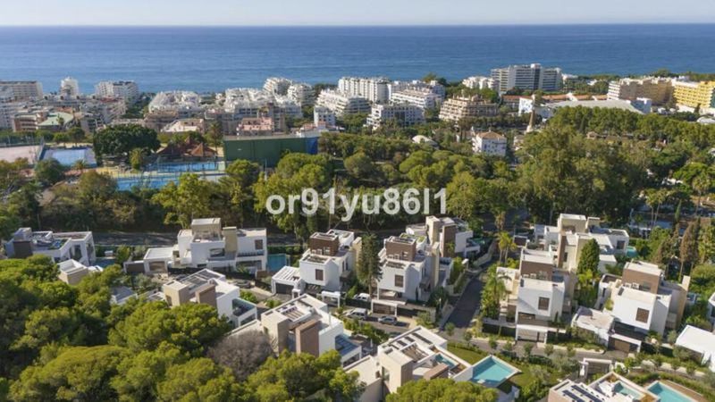 Foto 44a4ee82-f4ab-468e-87d2-675cf25b7393. Maison avec parking piscine dans La Merced Marbella