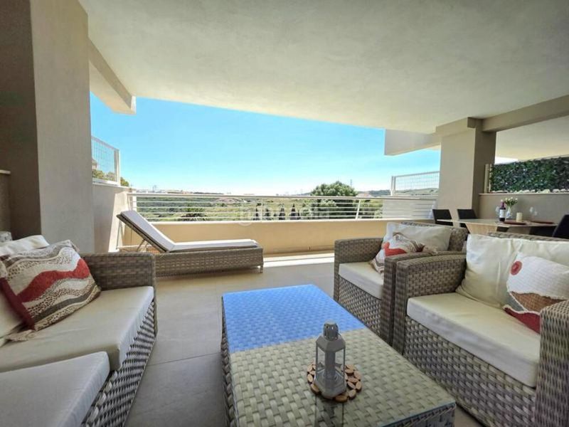 Foto 16a9264f-a146-44c3-a85c-f6b2cc02bca6. Apartament amb aparcament piscina a Estepona golf Estepona