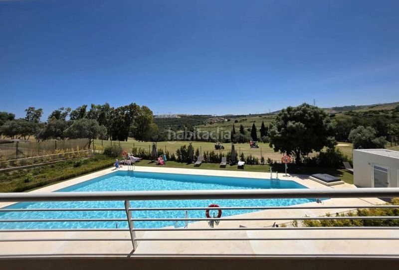 Foto 18b946a0-6057-435d-9d14-684a53d5cafc. Apartament amb aparcament piscina a Estepona golf Estepona
