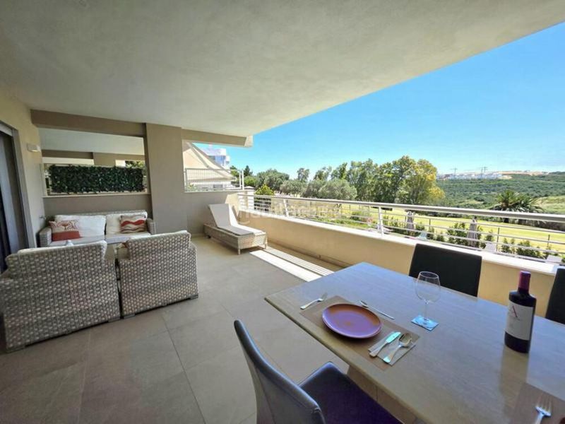 Foto e9994852-7f1a-42d5-bbe4-3a39a55cb506. Apartament amb aparcament piscina a Estepona golf Estepona