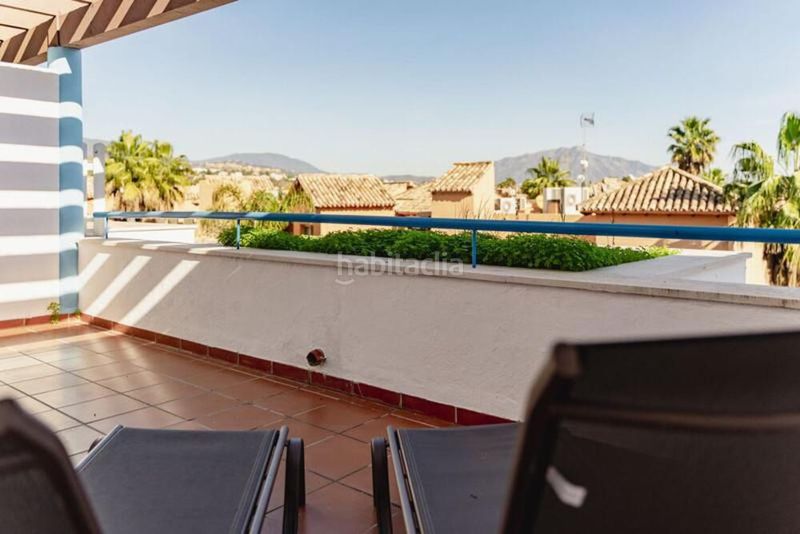 Foto 1bba9b71-0c19-4924-835e-a7e41be54033. Casa adossada amb aparcament piscina a Bel - Air Estepona