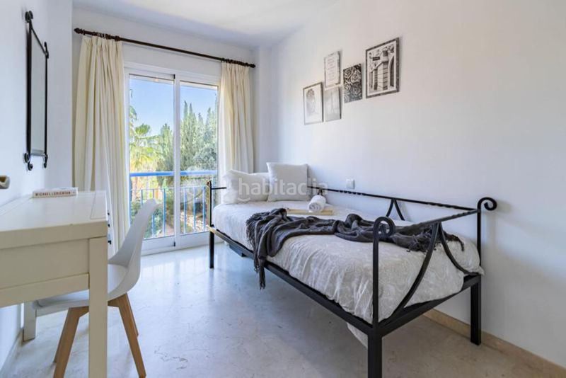 Foto 878c57e1-8eaf-4a3d-9cf0-5208470949ac. Casa adossada amb aparcament piscina a Bel - Air Estepona