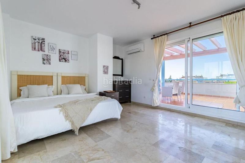 Foto 8b148fe0-6050-4d2a-8f22-8a7f40953cff. Casa adossada amb aparcament piscina a Bel - Air Estepona