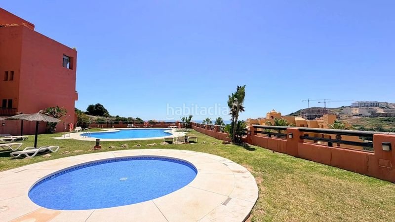 Foto 5c1dffb3-4f95-4fe2-b9a5-80130dd1c705. Apartament amb aparcament piscina a San Luis de Sabinillas Manilva