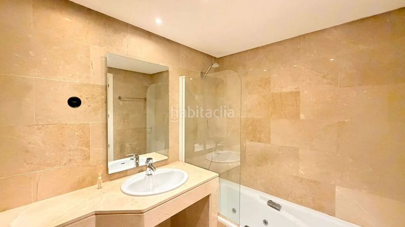 Foto 8fd17b5a-23ae-429c-9e09-b0367c66a675. Apartament amb aparcament piscina a San Luis de Sabinillas Manilva