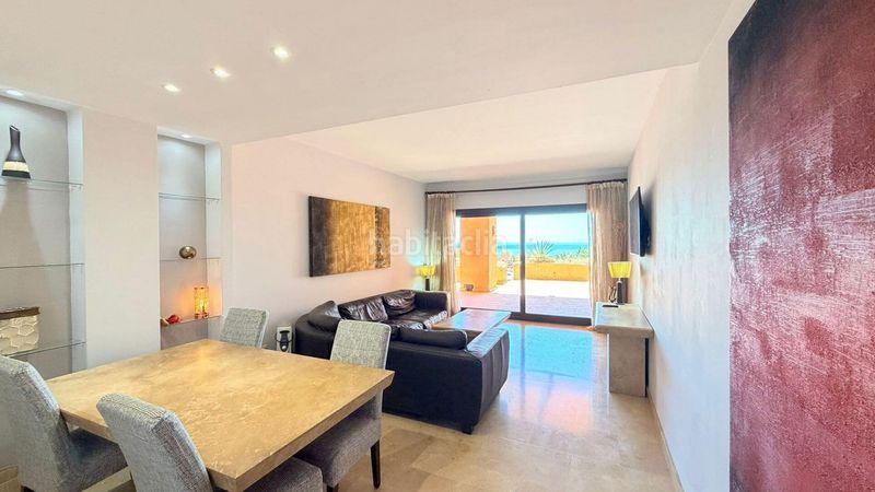 Foto b50bac86-416c-4ee0-b69c-8464fc9b1eca. Apartament amb aparcament piscina a San Luis de Sabinillas Manilva