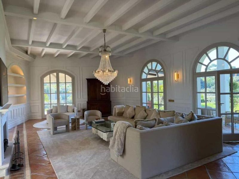 Foto 5e5b11be-a9b8-4786-a888-23bd6dd630f3. Location maison avec parking piscine dans La Zagaleta Benahavís