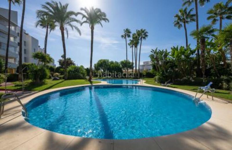Foto 27bab8b0-85d7-4011-ba23-94a4f77a6d9e. Apartament amb aparcament piscina a Nueva Atalaya Estepona