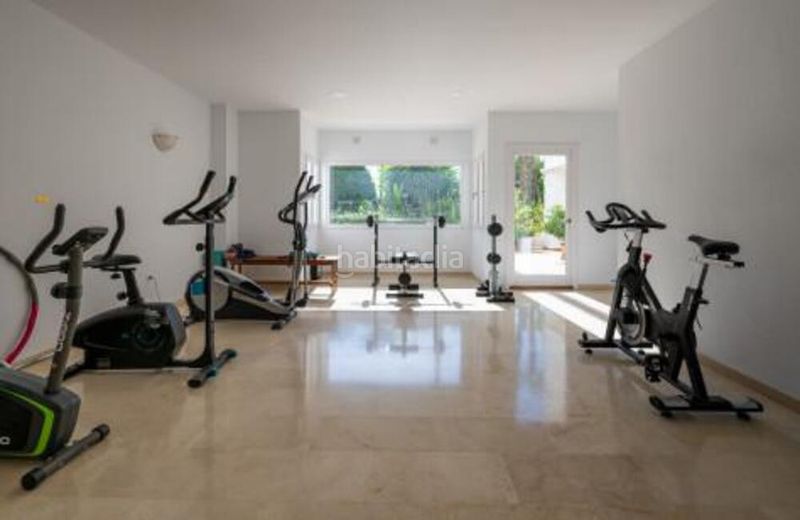 Foto 2d3c65cf-d314-405c-9551-7dabae335a71. Apartament amb aparcament piscina a Nueva Atalaya Estepona