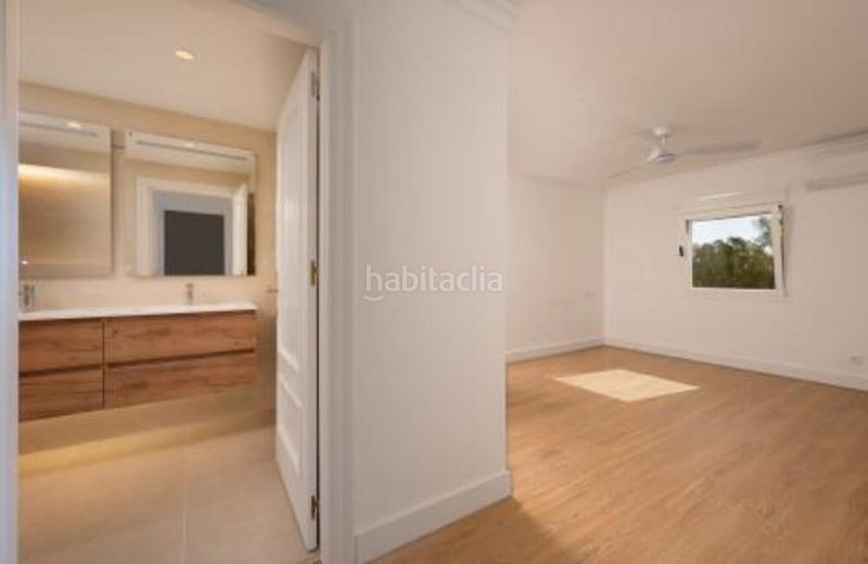 Foto e16a53c0-4805-42a7-9acc-47796460ef39. Apartament amb aparcament piscina a Nueva Atalaya Estepona