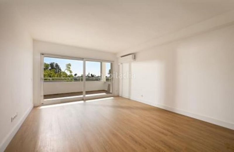 Foto f1574959-0413-4844-beb9-b23f5201768f. Apartament amb aparcament piscina a Nueva Atalaya Estepona