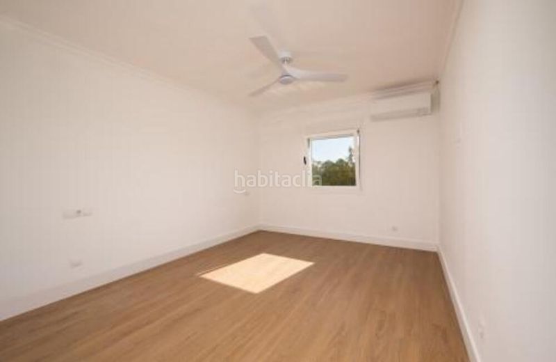 Foto fb1b7eb9-6dd4-4677-b047-83108a468b4c. Apartament amb aparcament piscina a Nueva Atalaya Estepona