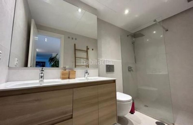 Foto 3d06dca3-10a2-4e0e-81e7-02cda9ae59b1. Àtic amb aparcament piscina a Puente Romano Marbella