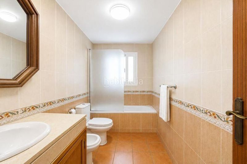 Foto 3268f894-28e4-47ff-b25d-deb1ebec8f5e. Casa pareada en San Pedro de Alcántara Pueblo Marbella