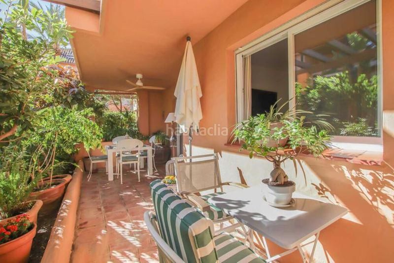 Foto cc0b5f85-6695-4254-a122-a6468cd2f1c1. Planta baixa amb aparcament piscina a Puente Romano Marbella