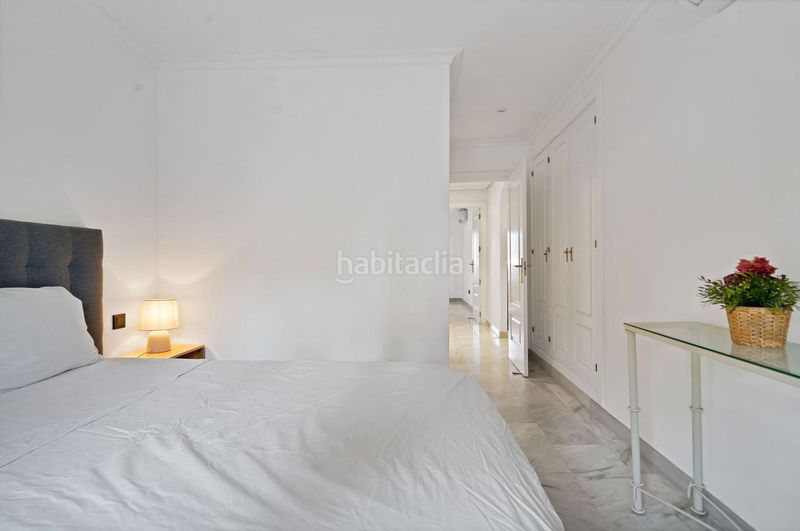 Foto ad3380a6-ad6a-46f1-9a0b-6e74f33418a9. Lloguer apartament amb calefacció aparcament piscina a Marbella