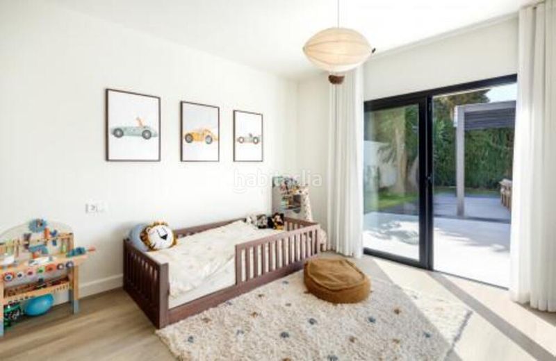 Foto 6b0f89ac-244a-4743-a6a3-8591a4eda483. Casa amb aparcament piscina a Nueva Alcántara Marbella