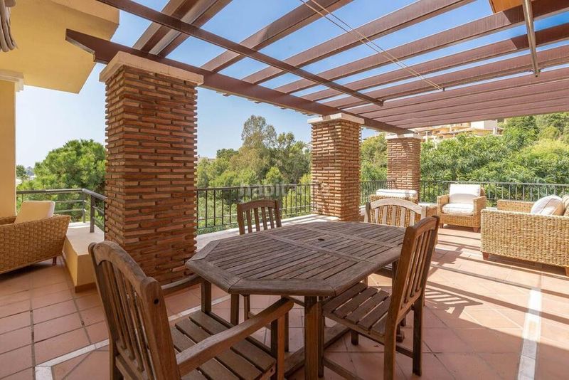 Foto 1ebc4dc6-ebea-4b75-ba3b-277eef7c1e8c. Apartament amb aparcament piscina a los arqueros - puerto del almendro Benahavís