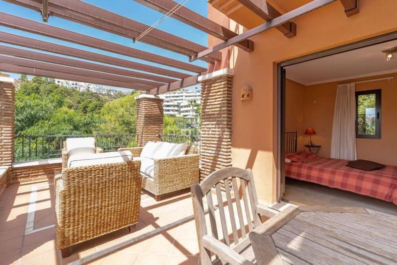 Foto 5041ecf8-adba-4dcd-a673-894db17617ee. Apartament amb aparcament piscina a los arqueros - puerto del almendro Benahavís