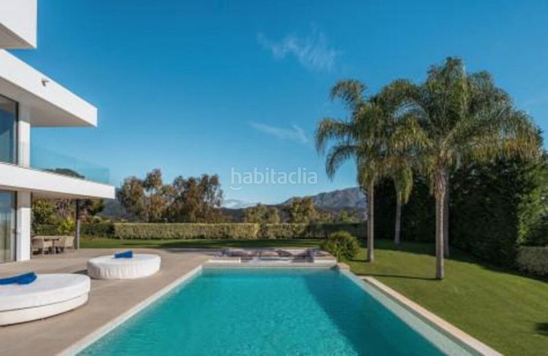 Foto a0dc74e4-b907-467c-a41d-56fb612b7749. Casa amb aparcament piscina a El Madroñal Benahavís