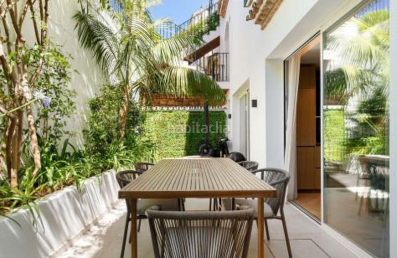 Foto ce2adf0e-cdbc-42dc-bad3-7b0cd01a2e8a. Casa adossada amb aparcament piscina a Nagüeles Alto Marbella