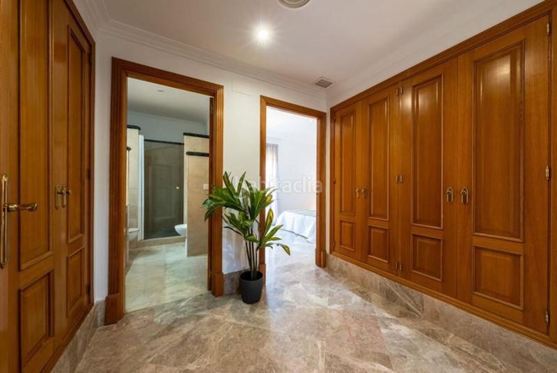 Foto 43f15034-0b40-401b-81e1-5987e7b3bee5. Casa aparellada amb aparcament piscina a Santa Clara Marbella