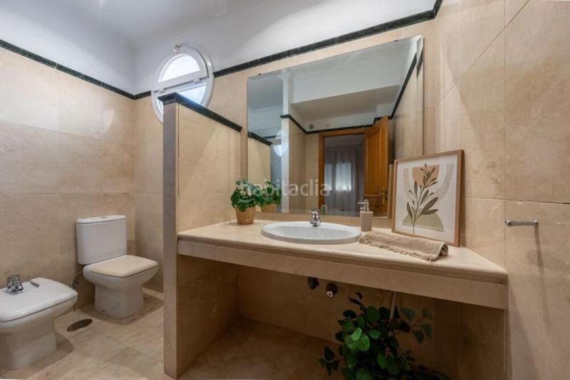 Foto f840c9c7-f9b5-4c2c-9685-4fdd414486d7. Casa aparellada amb aparcament piscina a Santa Clara Marbella