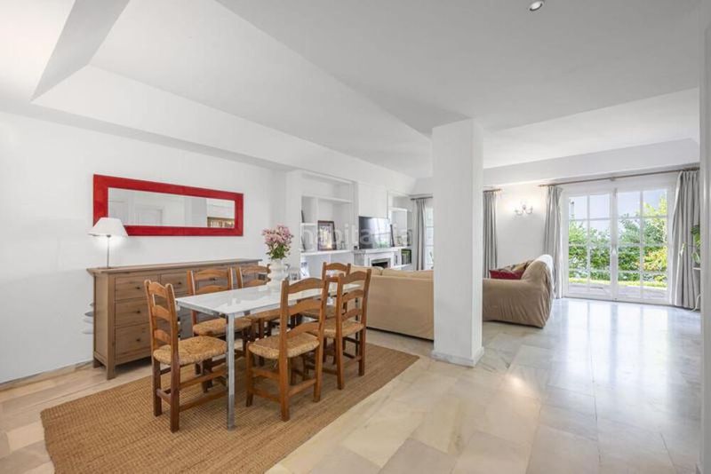 Foto 09c2f287-a803-4d81-b165-5d9c116dee08. Casa adossada amb aparcament piscina a Sotoserena Estepona