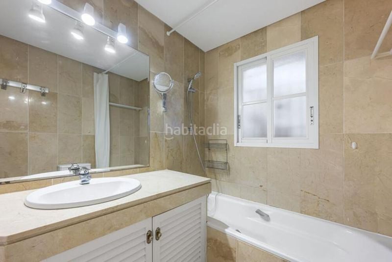 Foto 2116f5e9-b4fc-47a9-a836-3b783147b7e2. Casa adossada amb aparcament piscina a Sotoserena Estepona