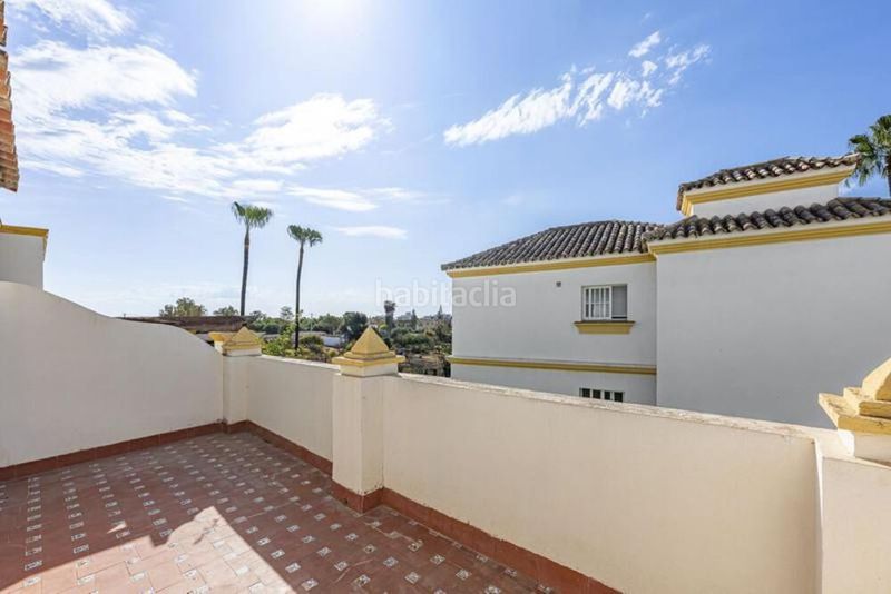 Foto 5a89e203-088d-4b81-b3b1-ce33063c940a. Casa adossada amb aparcament piscina a Sotoserena Estepona