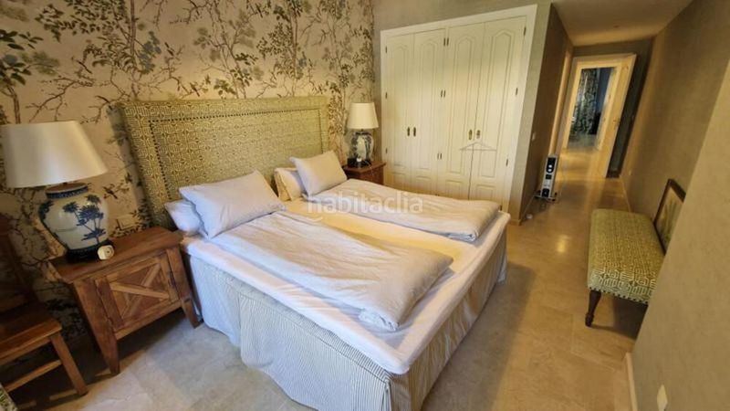 Foto ba619f08-98f7-4ce5-86a9-6e41208b7343. Apartament amb piscina a Nueva Atalaya Estepona