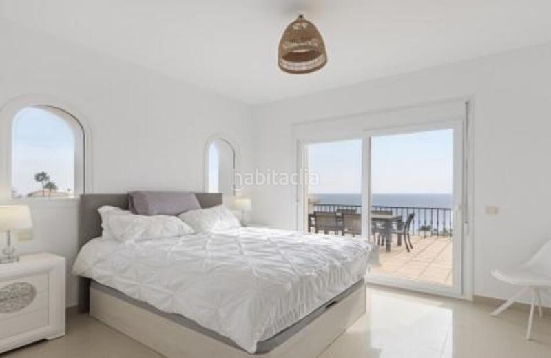 Foto f7f427bf-a544-4262-b6ef-920c5951129c. Casa amb aparcament piscina a Chullera Manilva