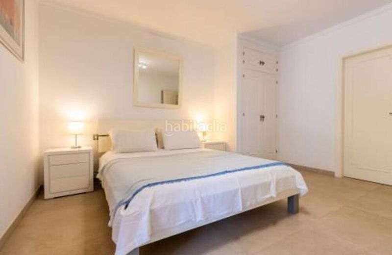 Foto 4b6a988f-6698-41d3-9407-412d0bf9c1dd. Casa amb aparcament piscina a Calahonda Mijas