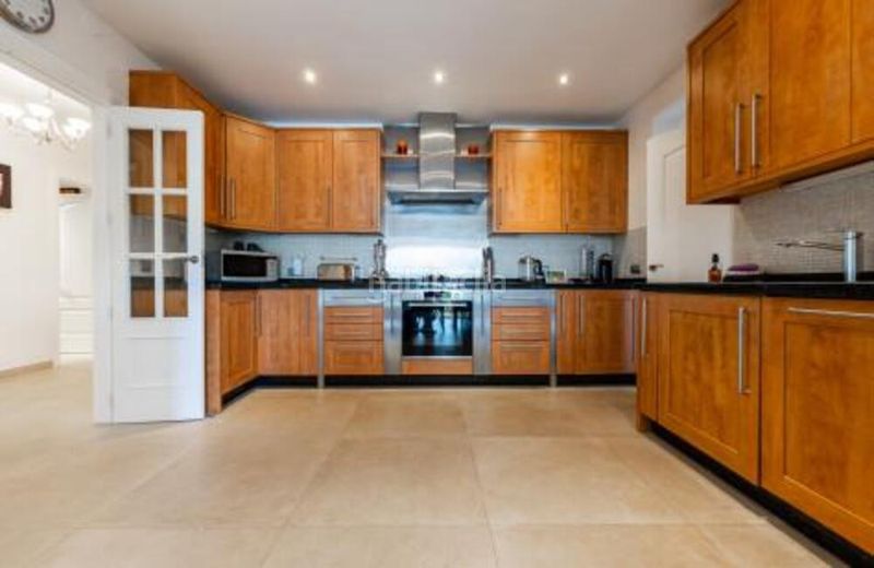 Foto a216278e-e703-45a1-be5a-f221c000262a. Casa amb aparcament piscina a Calahonda Mijas