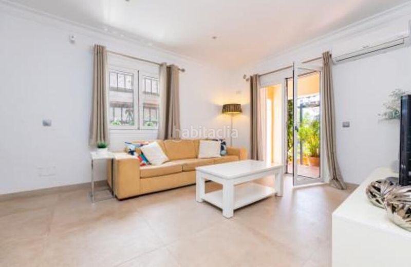 Foto f5e3be29-2009-4782-a371-e4d2184d9aeb. Casa amb aparcament piscina a Calahonda Mijas