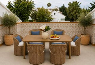 Ático en Nueva Andalucía centro. Ático dúplex renovado y elegante en nueva andalucía