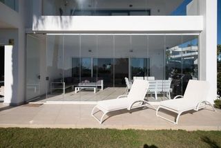 Affitto Piano terra in La Alquería. Elegante apartamento en planta baja con jardín privado en atalay
