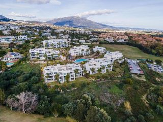 Alquiler Planta baja en La Alquería. Elegante apartamento en planta baja con jardín privado en atalay