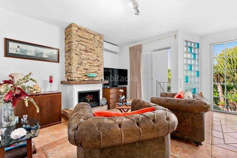 Foto 3fa15db3-3525-4248-b287-a717394003da. Casa adossada amb aparcament a Seghers Estepona