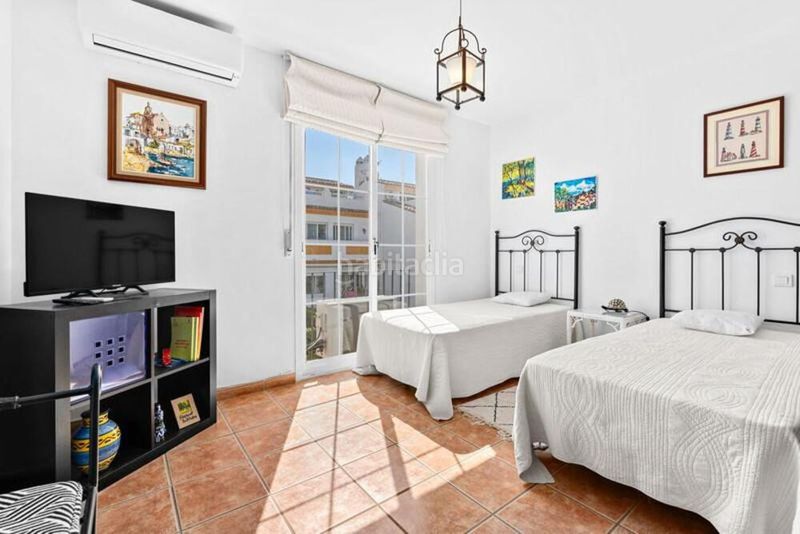 Foto c8707c67-b62e-4955-835b-0f0be7d97a81. Casa adossada amb aparcament a Seghers Estepona