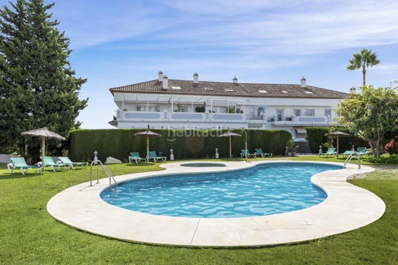 Foto 154a75c5-5895-4fe5-b945-f9811a8213ac. Àtic amb calefacció aparcament piscina a Nueva Andalucía centro Marbella