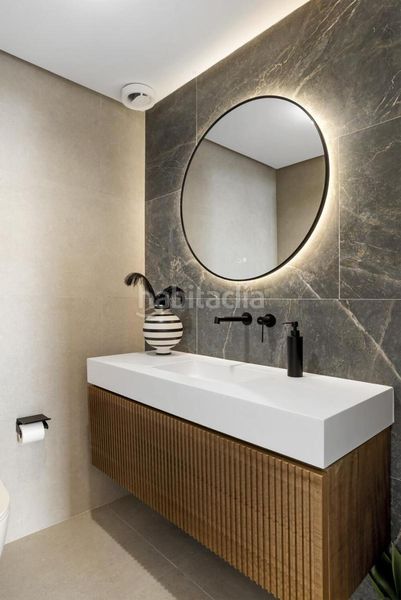 Foto 5886bae0-7729-4018-8962-8838ac303488. Àtic amb calefacció aparcament piscina a Nueva Andalucía centro Marbella