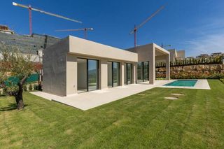 House in Montemayor - Marbella Club. Villa contemporánea en finca de jasmine con vistas mediterráneas
