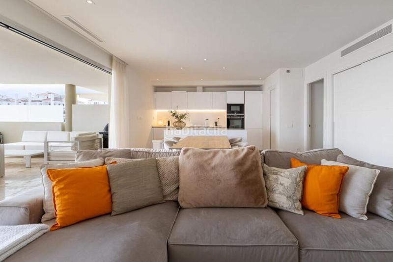 Foto 56e8bb38-2645-4067-9666-90caebcbff6e. Apartament amb aparcament piscina a Los Naranjos Marbella